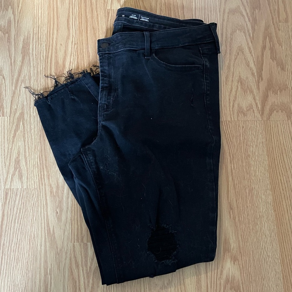 🌷4/$25🌷Distressed skinny jeans